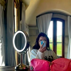 Meet your Posher, Courtney